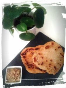 photo du pain lavash et du caviar d'aubergine pays Iran monblabladefille.com 