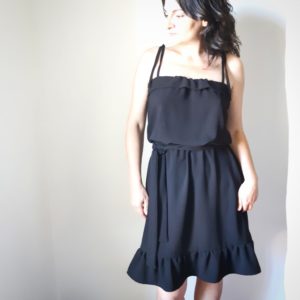 Photo patron de ma petite robe noire Lou mespatronsdefille makerist monblabladefille.com 