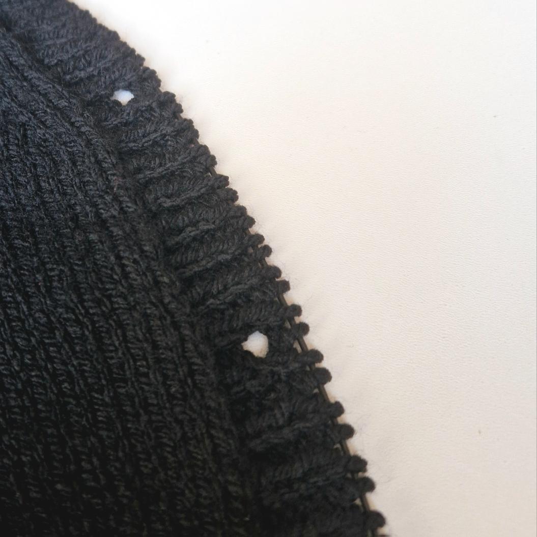 photo résultat de comment tricoter des boutonnières sur une bordure d'encolure en côte 1x1 monblabladefille mespullsdefille astuce tricot knitting knitt